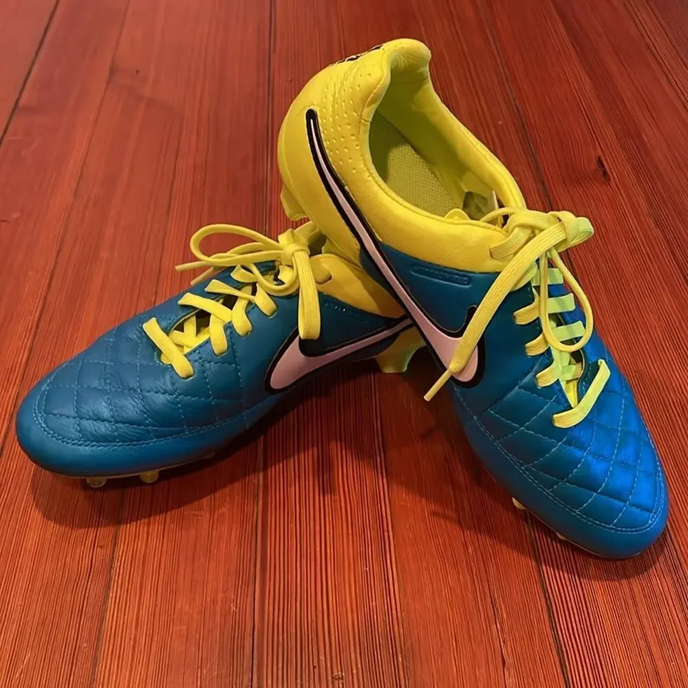 Women’s Nike Tiempo Legacy FG Cleats 630547-400 Tagged 8 Fits like a 6/6.5